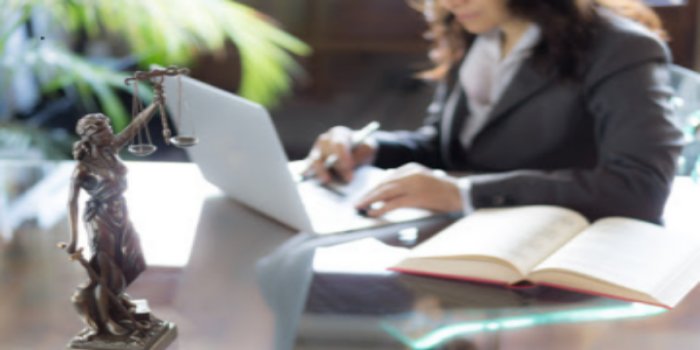 Career as a Lawyer- Know how to become a lawyer