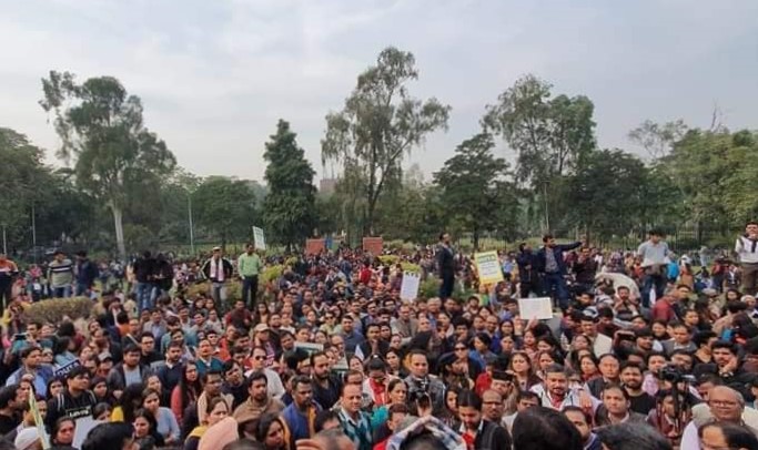 Late-night marathon meeting fails, DU teachers’ strike continues