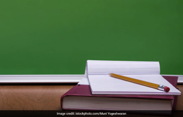 Madhya Pradesh: Varsity Committee To Prepare Exam, Academic Year Schedule Madhya Pradesh: Varsity Committee To Prepare Exam, Academic Year Schedule
