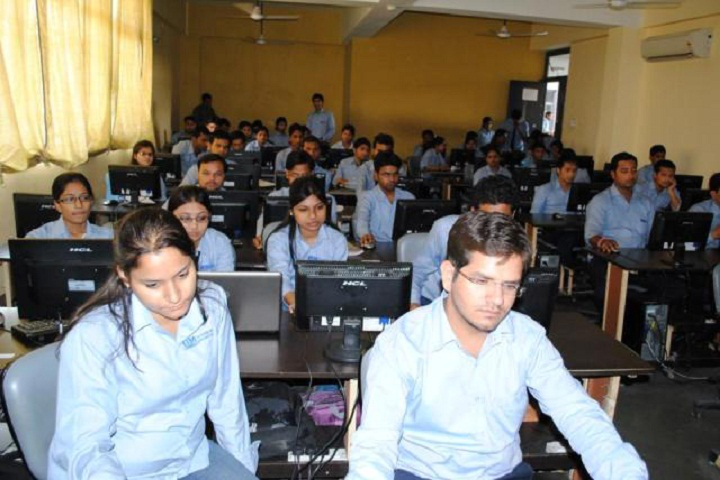 ITM University, Gwalior Computer Lab of ITM University Gwalior
