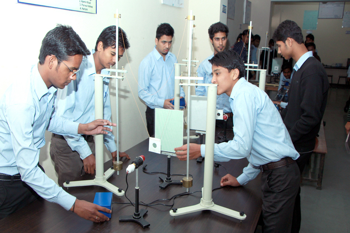 Career Point University, Kota 12-Career