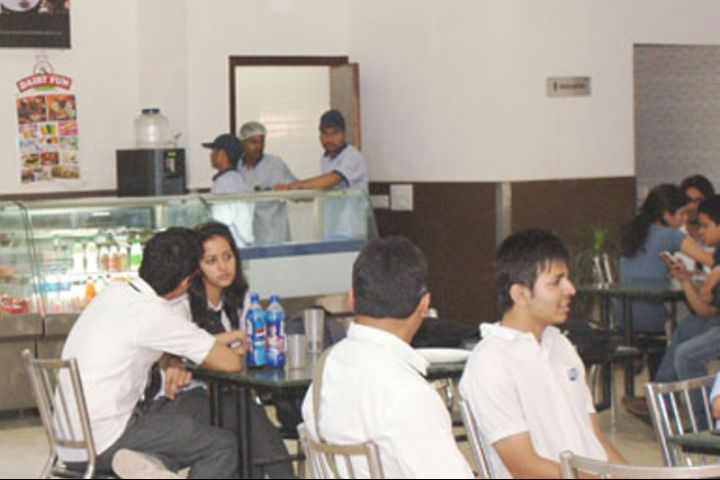 IMS Unison University, Dehradun Cafeteria of IMS Unison University, Dehradun