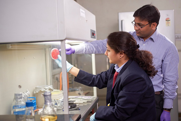 Anand College of Pharmacy, Agra Anand-College-of-Pharmacy-Agra-lab1
