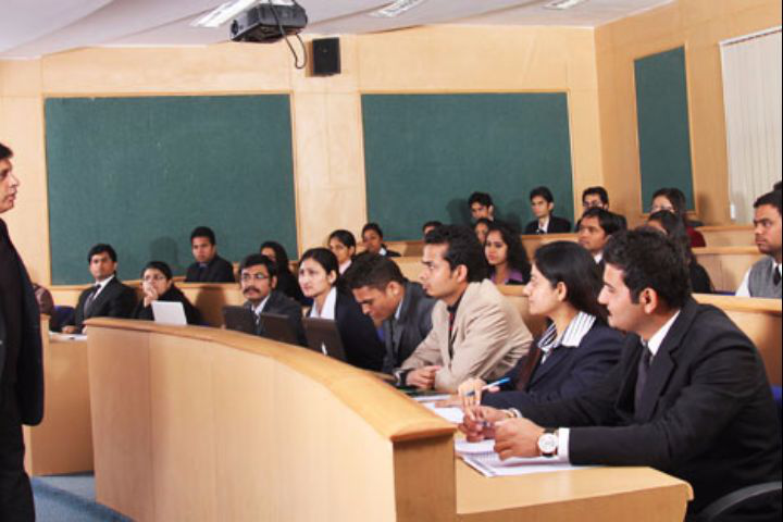 Amity University, Gwalior AU-Gwalior13