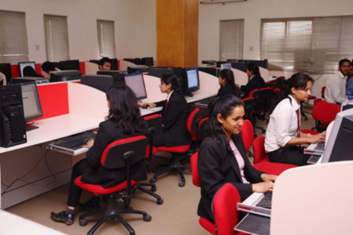 Dr Yashwant Singh Parmar University of Horticulture and Forestry, Nauni IT Lab of Dr Yashwant Singh Parmar University of Horticulture and Forestry Nauni
