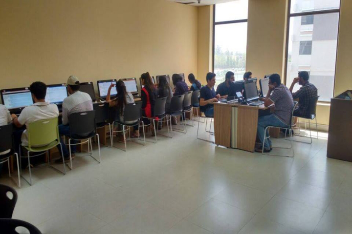 GD Goenka University, Gurgaon Computer Centre of GD Goenka University Gurgaon