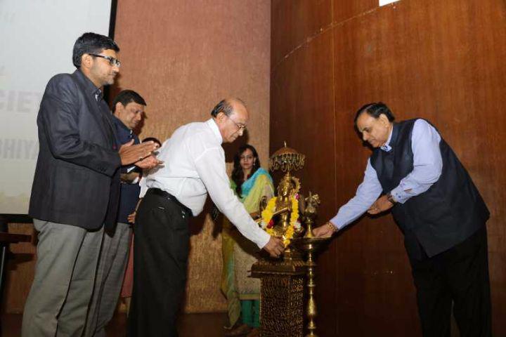 Gujarat University, Ahmedabad Gujarat-University-Ahmedabad-3