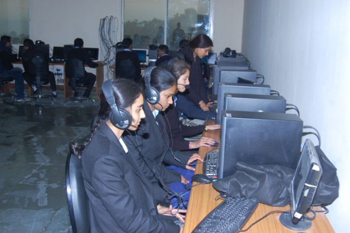 Career Point University, Hamirpur Career-Point-University-Hamirpur25