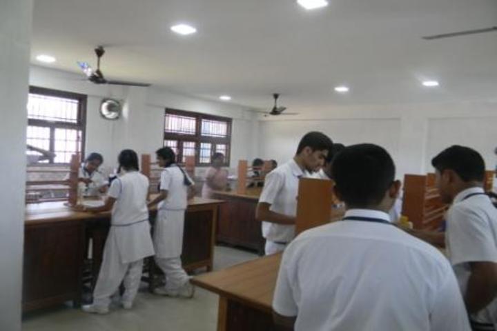 kamaraj english medium school - chemistry lab