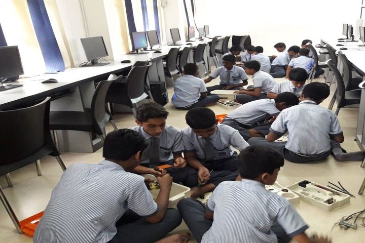 Teresa Spinelli Public School-Computer Labs