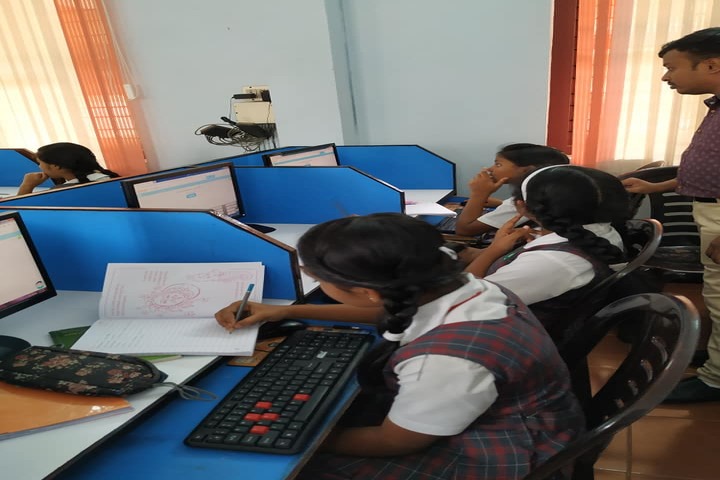 The Green Hills Public School-Computer Labs