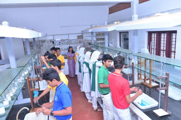 Vadi Husna Public school -Chemistry lab