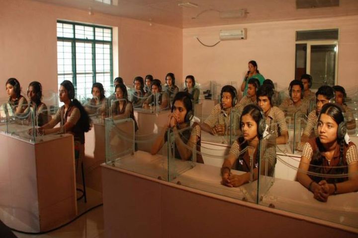 Vasavi vidyalaya - language lab
