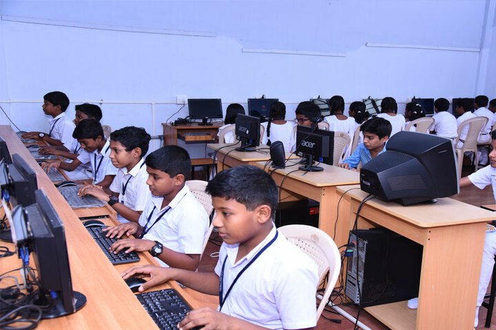 Vidyatmika Public School-Computer Lab