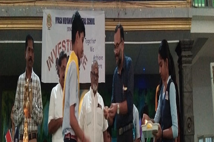 Vyasa Vidya Niketan Central School-Prize Distribution