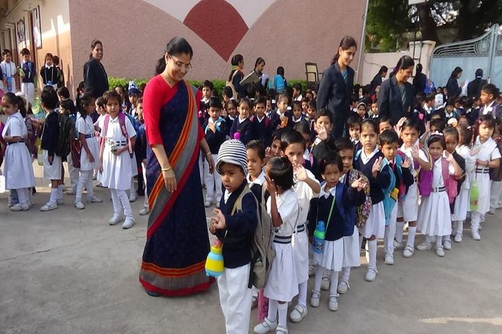 Aaditya Vidya Vihar-Picnic