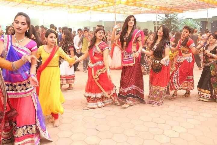 Ajmera Mukesh Nemichand Bhai English Medium School-Cultural Dance