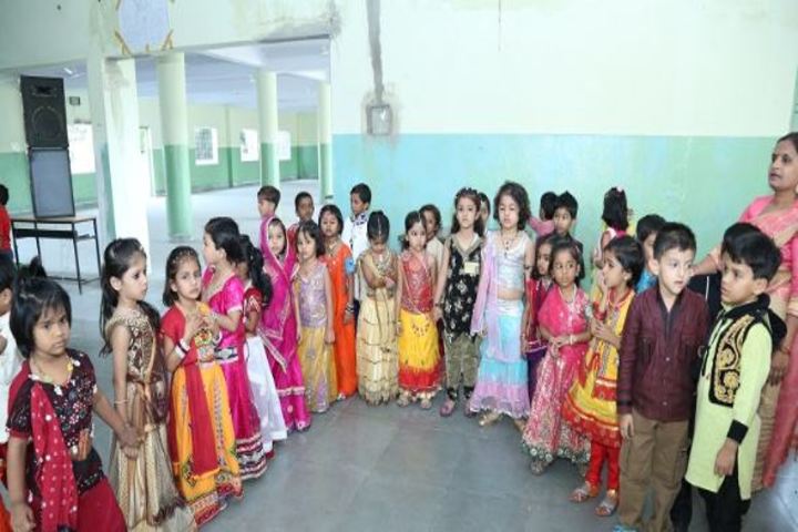Ajmera Mukesh Nemichand Bhai English Medium School-Kids Dance