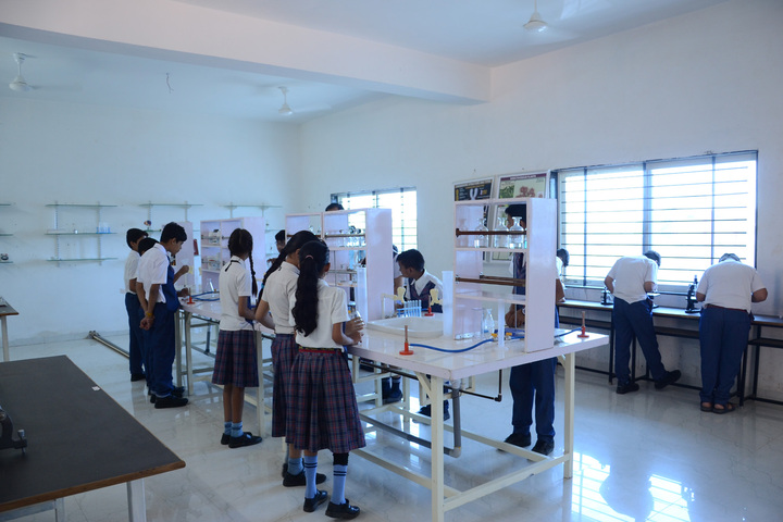 Alpha International School-Physics Lab