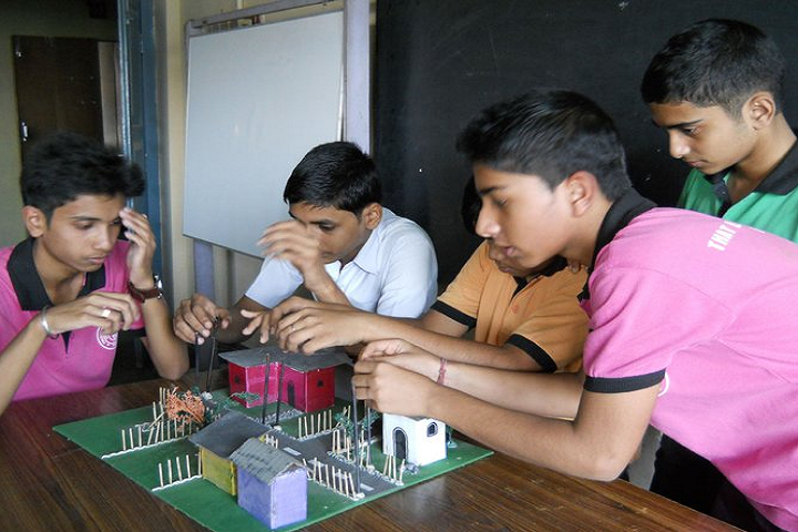 Tinsukia English Academy- Art and Craft
