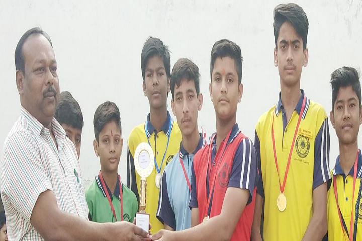 Anant Utsav School-Gift Presentation