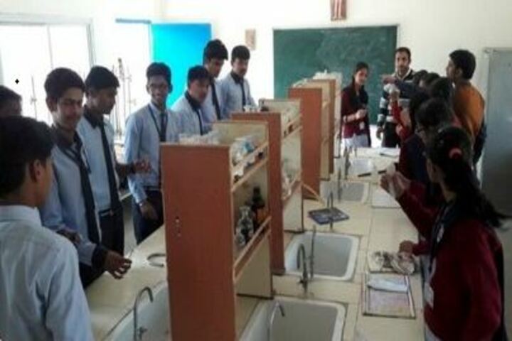 Bhanpura Public School-Chemistry Laboratory