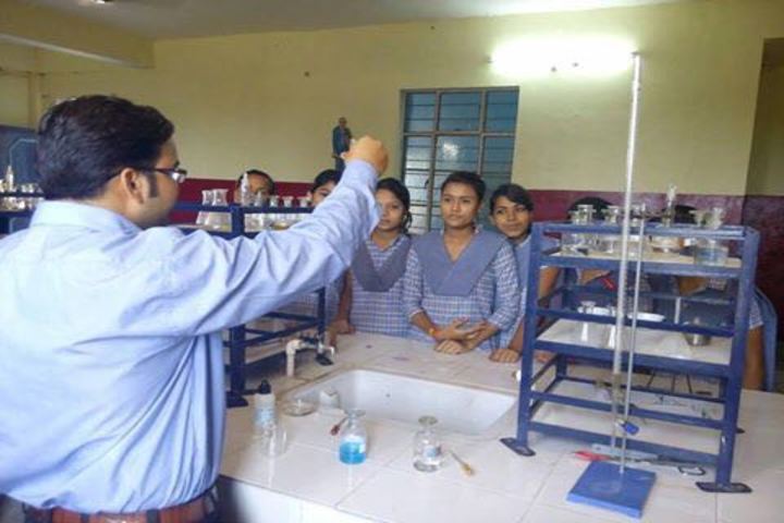 Bhartiyam Vidyapeeth-Chemistry Lab
