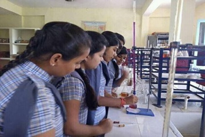 Bhartiyam Vidyapeeth-Chemical Lab