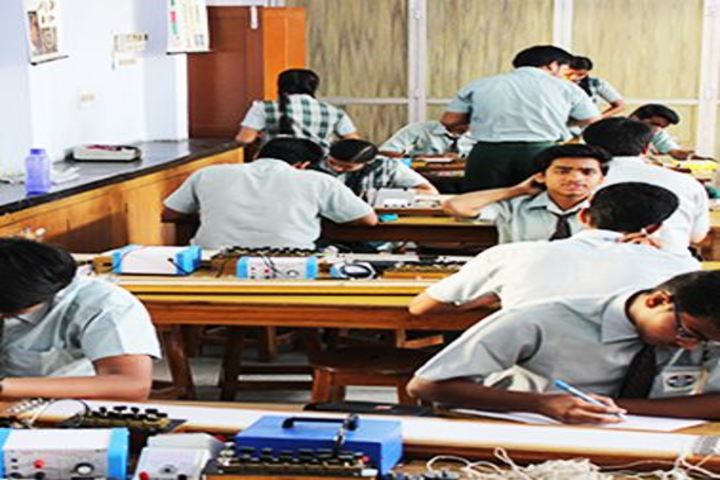 Carmel Convent Senior Secondary School-Physics Lab