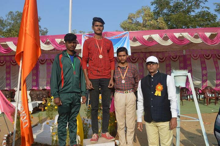 Dav Centenary Public School - Prize Distribution
