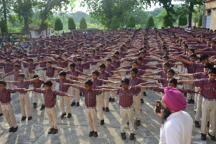 Dav Senior Secondary Public School-Yoga Day