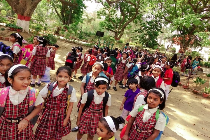 Acharya shri Sudarshan Krishna Niketan-Zoo Trip