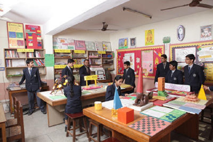 Green Wood Public High School-Maths lab