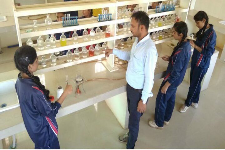 Gurukul The Real English Medium School-Chemistry Lab