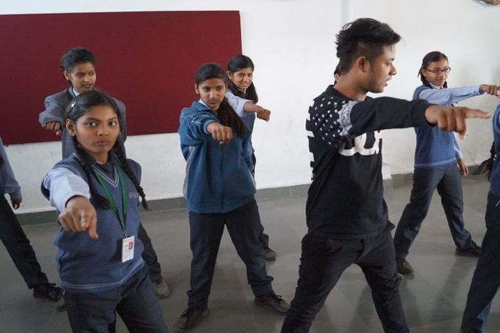 Gwalior Glory High School-Dance class