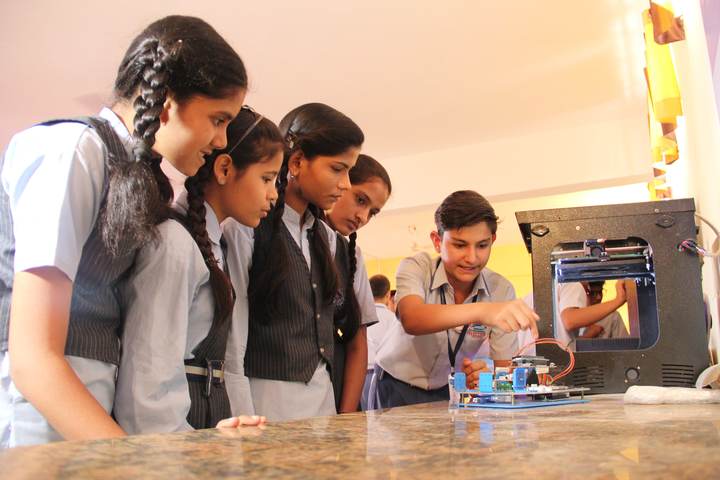 Happy Days School-Biology lab