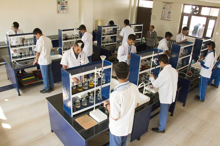 Happy Days School-Chemistry Lab