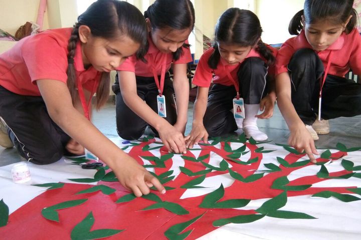 Innovative World School-Art And Craft