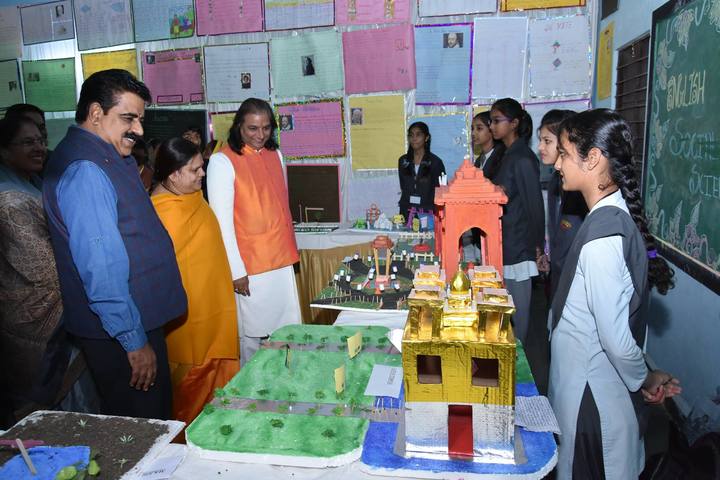 Ishwar Prem Vidya Mandir-Science Exhibition
