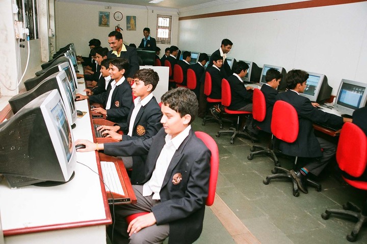 Jindatta Institute Of Education-Computer Lab