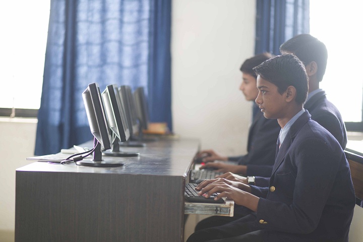 Mandsaur International School-IT-Lab with students