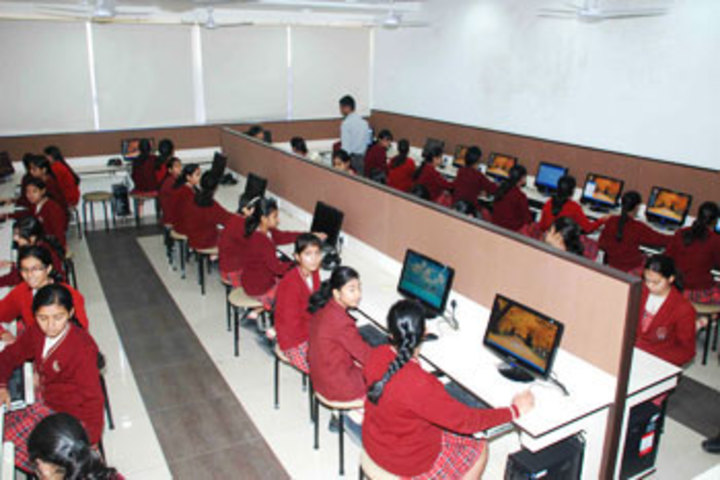 Queens College-Computer Lab
