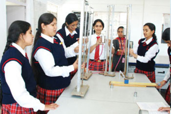 Queens College-Chemistry Lab