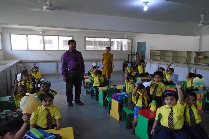 Sadguru Public Hr Sec School-KG Classroom