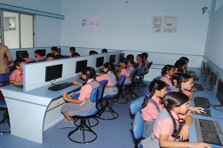 Scholars Den Higher Secondary School-Computer Lab