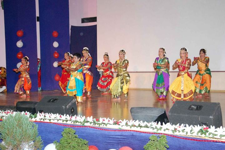 St Marys school - traditional dance