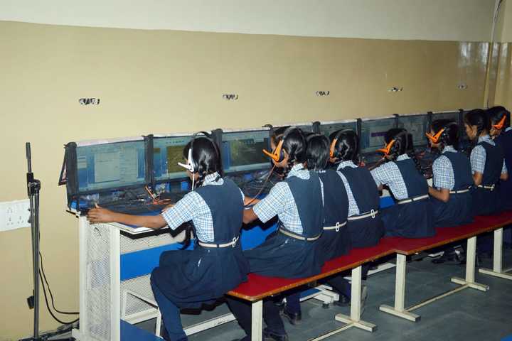 Shree Swami Ramanand Vidya Sankul Guna-Computer Lab