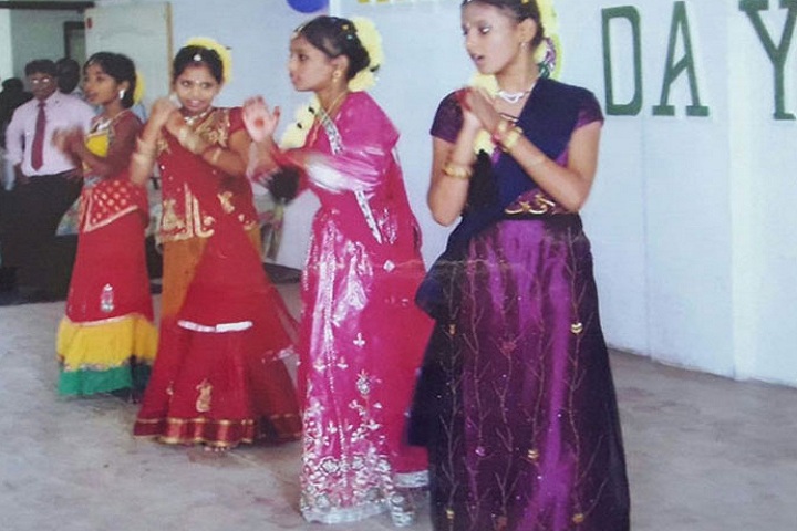 Black Diamond Public School-Dance