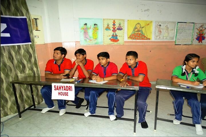 Sri Sathya Sai Vidya Vihar-Quiz Compitition