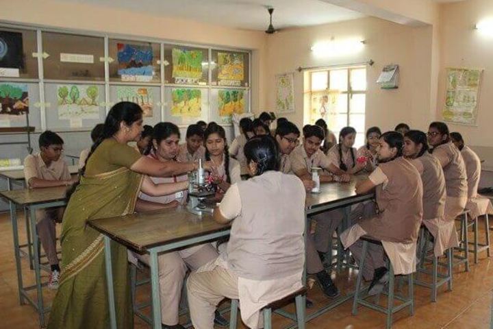 St Thomas School-Biology Lab